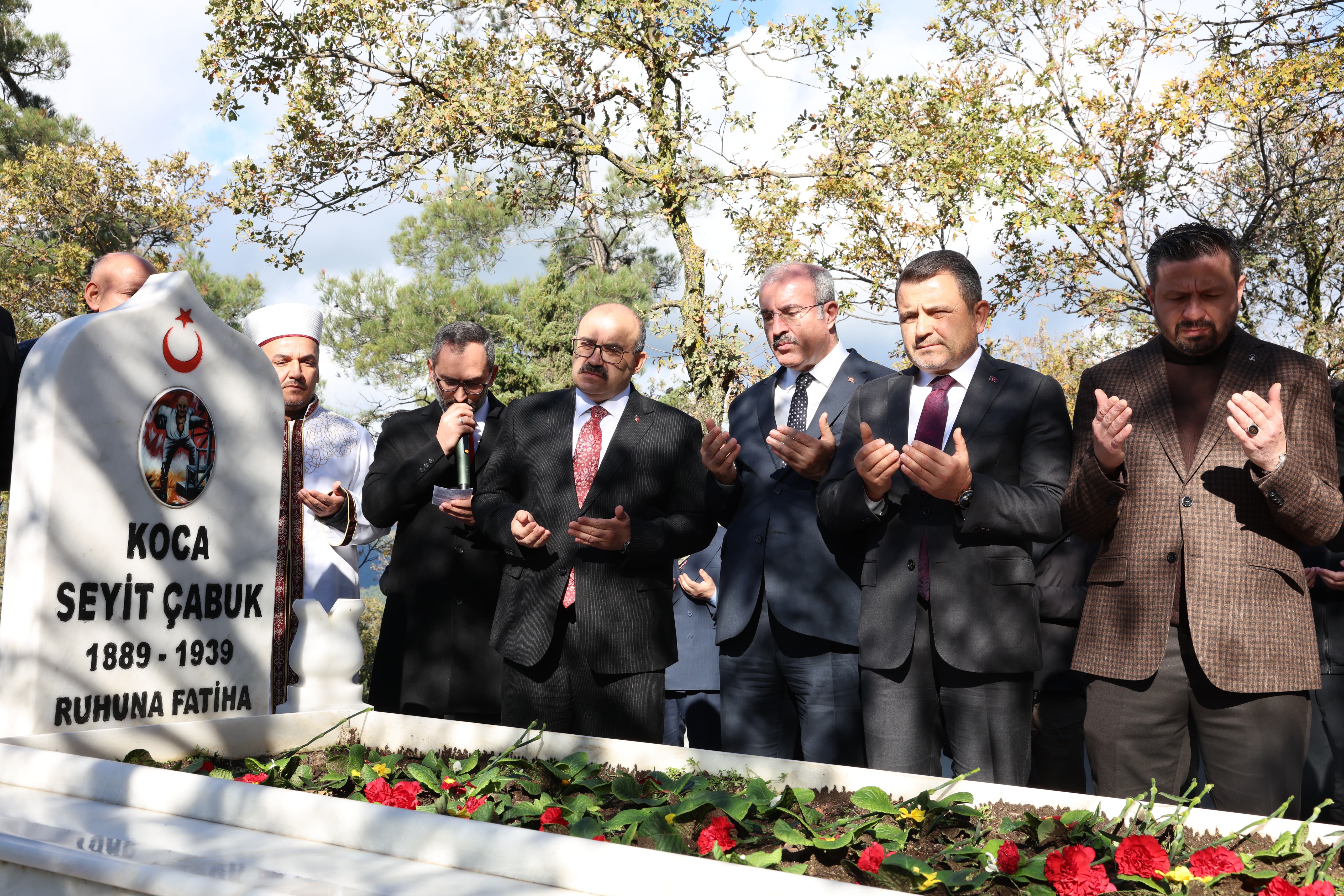 Seyit Onbaşı Kabri Başında Anıldı